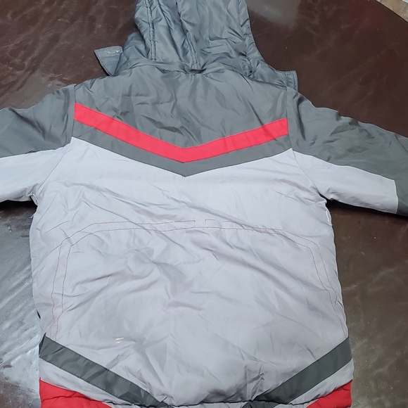 Kids 10/12 (Med.) Gray and Red Jacket - Picture 6 of 10